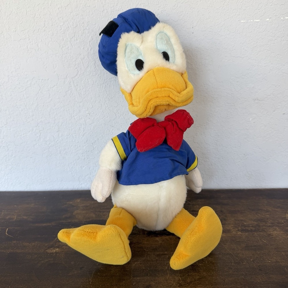 Disney Store Donald Duck 18" Plush Stuffed Animal Soft Toy‎ Vintage